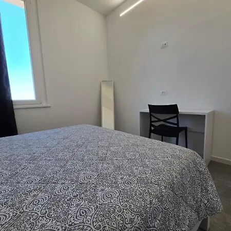 Danito 5 Matrimoniale Vista Mare Zona Centro Affittacamere