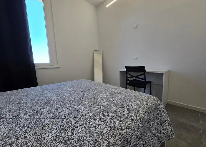 Danito 5 Matrimoniale Vista Mare Zona Centro Affittacamere